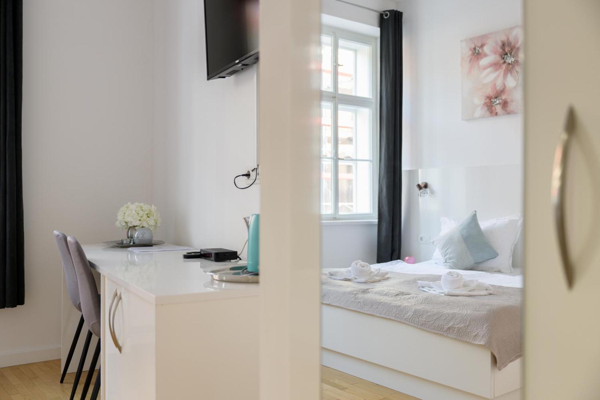 Niva Rooms & Studio Apartment Загреб Екстериор снимка